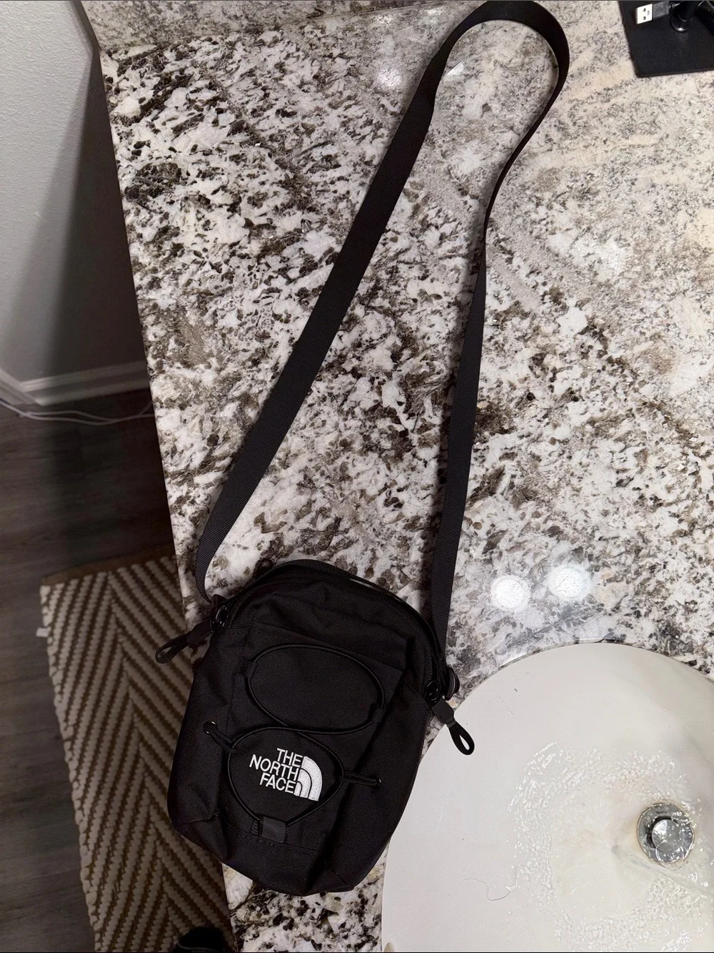 The North Face Black Compact Crossbody Belt Bag with Bungee - Picture 2 of 8